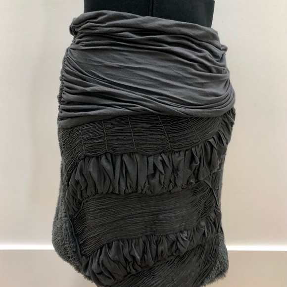 Yigal Azrouel New with Tags Grey Pencil Skirt on a Size 2. - Picture 4 of 15